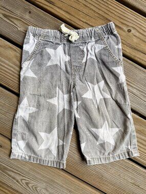 Mini Boden gray and white star pull on shorts size 7Y